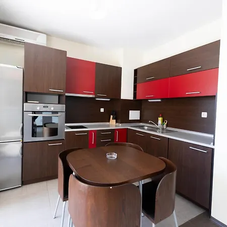 Reina Kamelia Garden Apartamento *