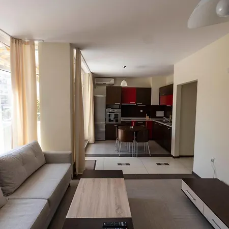 Reina Kamelia Garden Apartment Sunny Beach