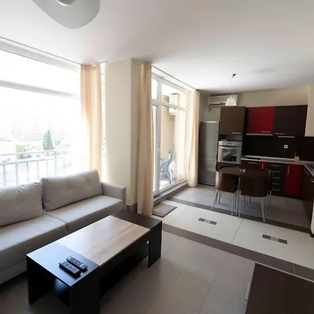 Reina Kamelia Garden Apartment
