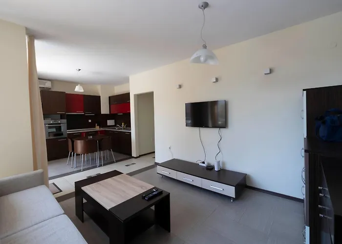 Reina Kamelia Garden